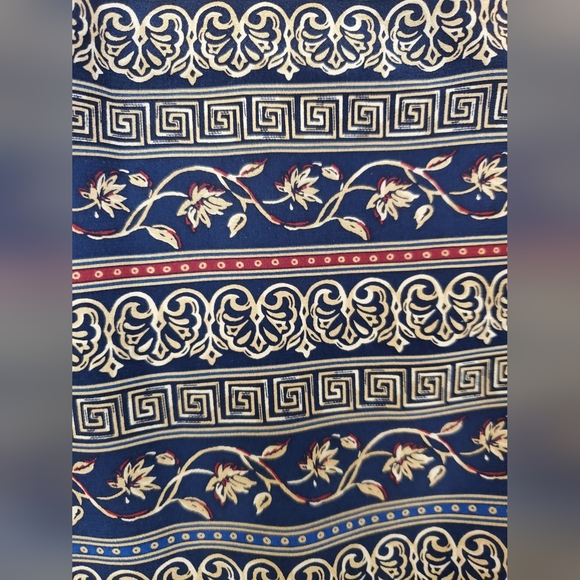 Liz Claiborne Collection Women's Sleeveless Blouse 100% Silk - Picture 2 of 6